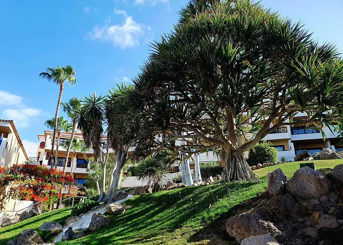 Spacious Apartment With Private Garden In Tenerife South