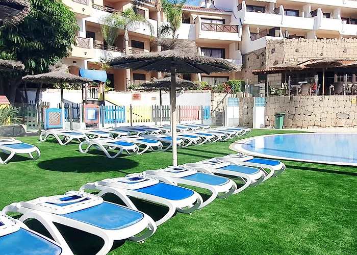 Spacious Apartment With Private Garden In Tenerife South