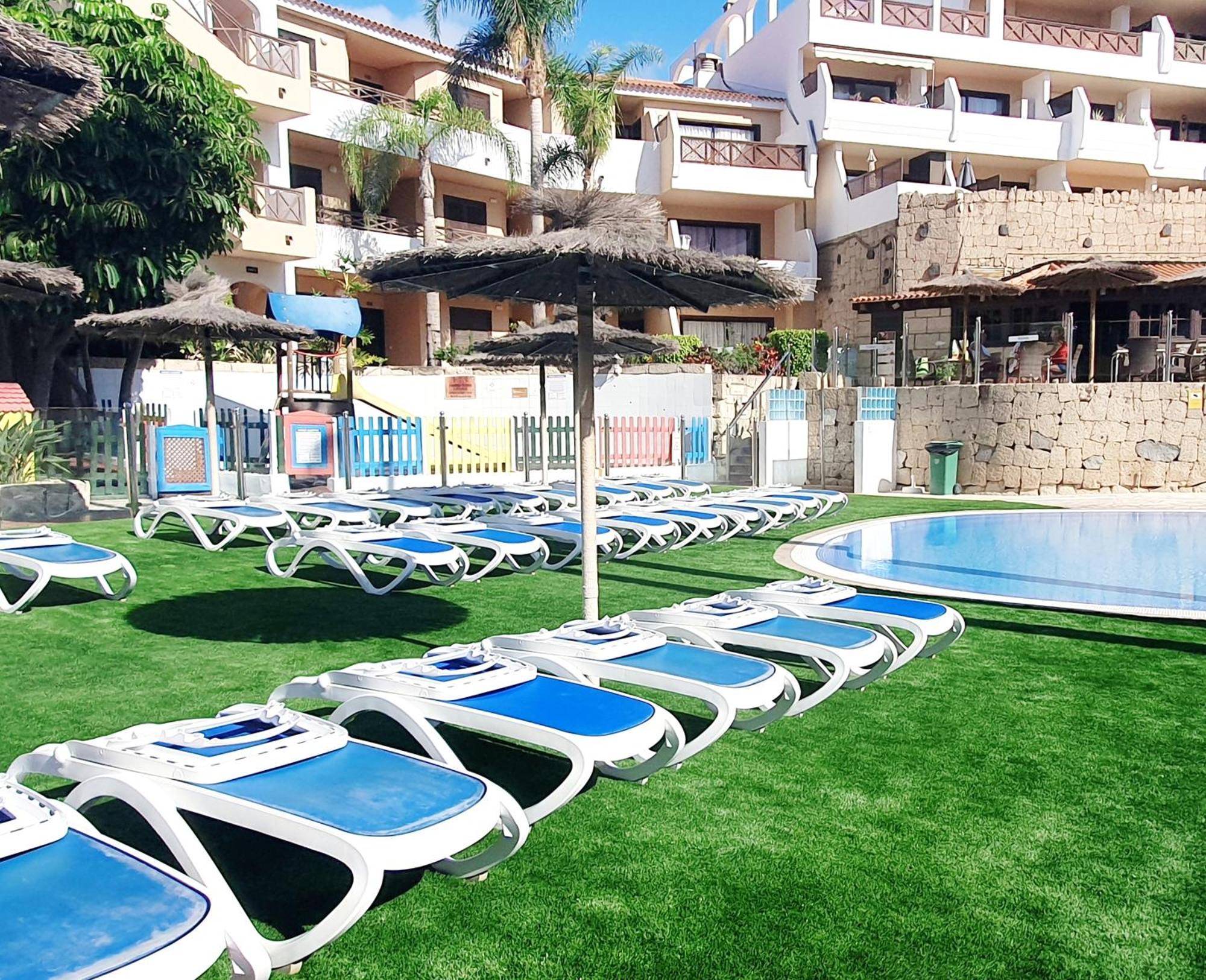 Spacious With Private Garden In Tenerife South *