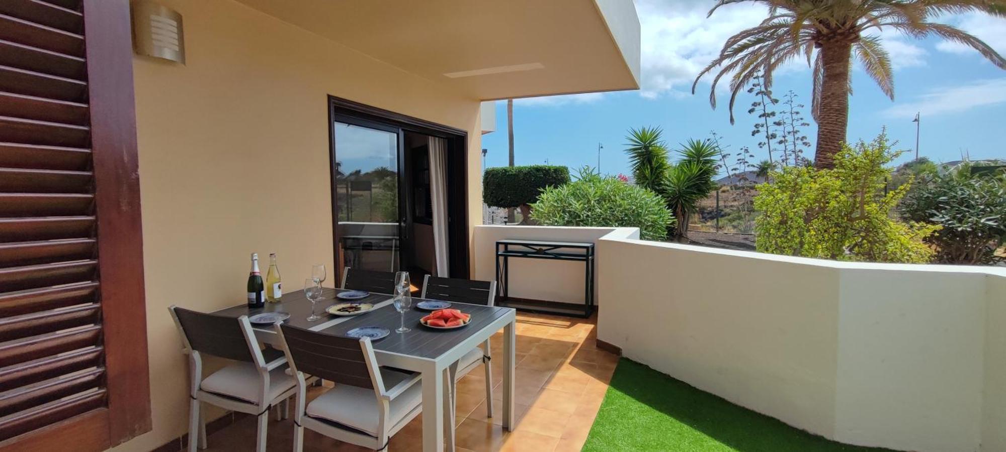 Spacious With Private Garden In Tenerife South Apartment *